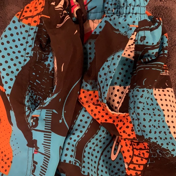 Boys Swim Shorts Small - Picture 3 of 8